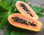 Modi per pulire e mangiare la papaya