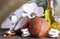 Come usare l'olio di cocco per i capelli a casa Come applicare al meglio l'olio di cocco sui capelli